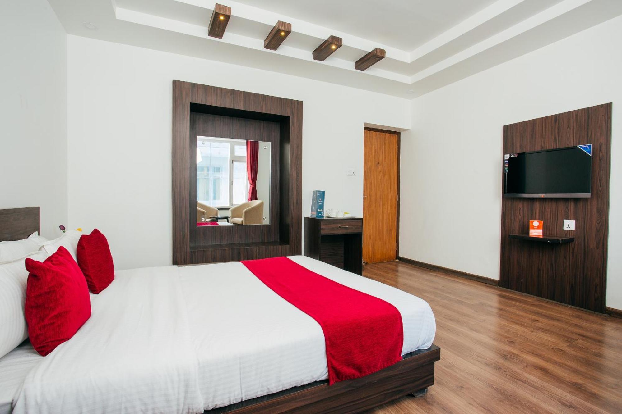 Oyo 11474 Gangaur Regency Boutique Hotel Kathmandu Exterior foto