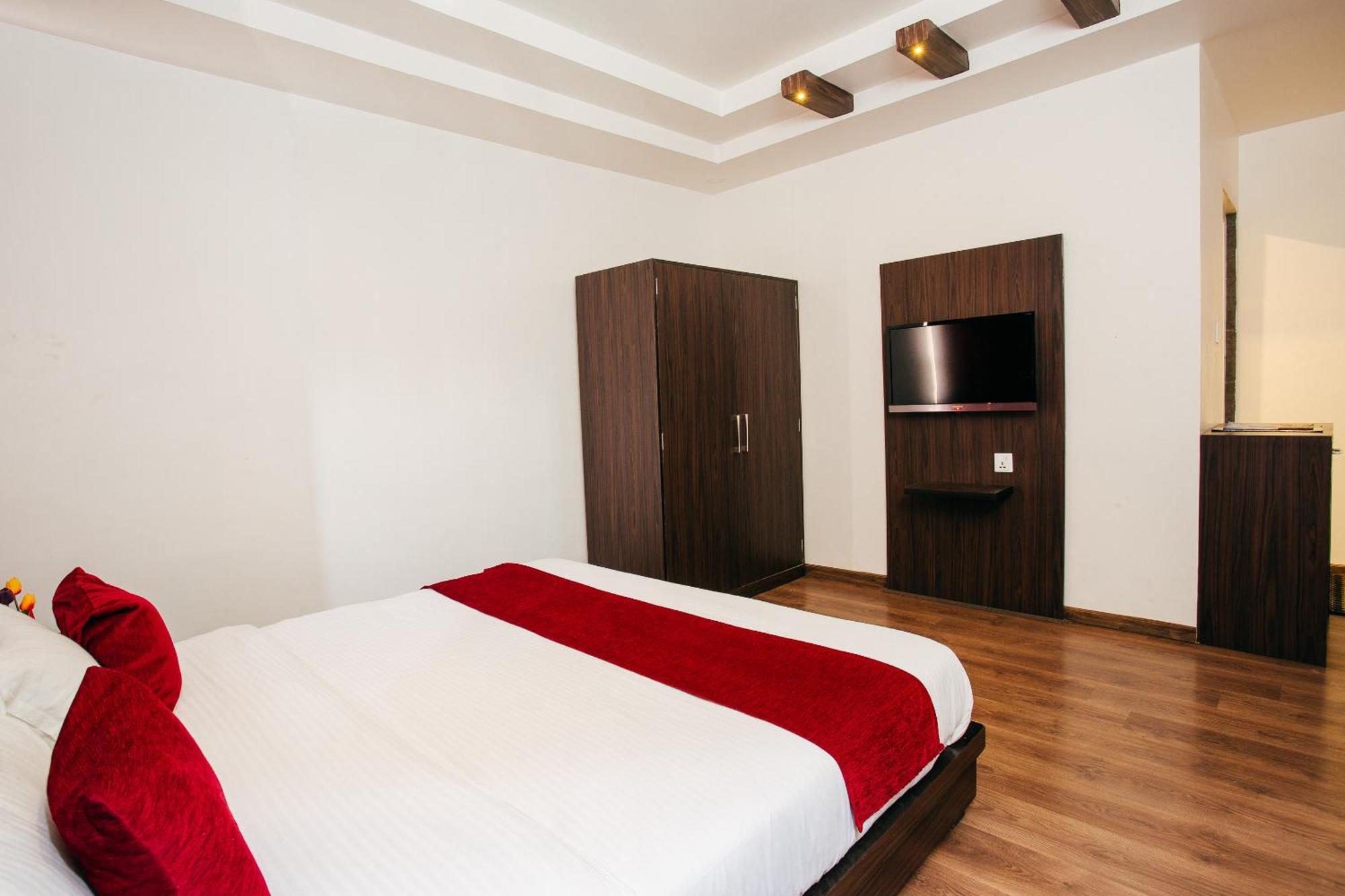 Oyo 11474 Gangaur Regency Boutique Hotel Kathmandu Exterior foto